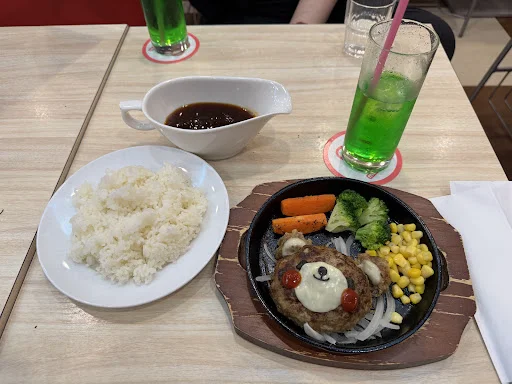 위스키와 진저에일 칵테일