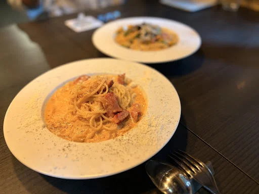 LaVASARA CAFE&GRILL